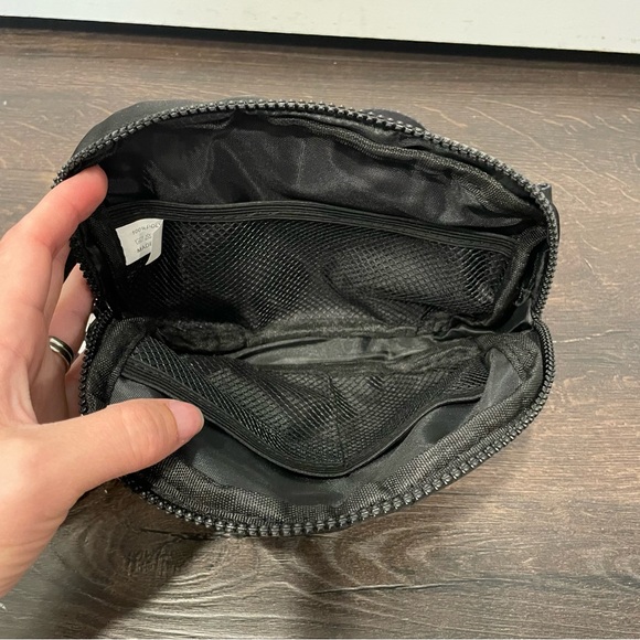 Taco Bell Live Mas Logo Black Fanny Pack Waist Belt Bag Crossbody - Picture 4 of 6